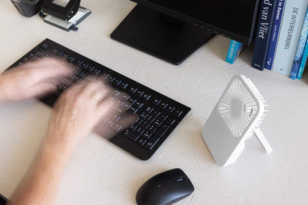 Aervina RCS rplastic herlaadbare bureauventilator